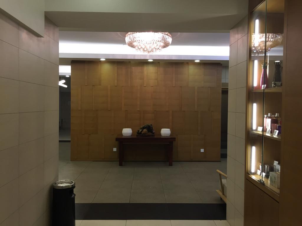 Ji Hotel Jing'An Temple Sanghaj Kültér fotó